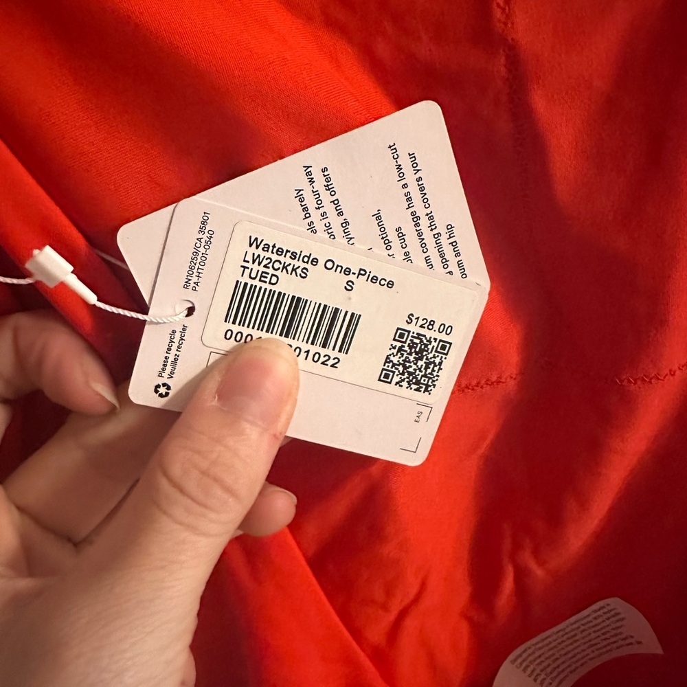 Lululemon NWT Waterside One-Piece *B/C Cups, Medium Coverage
True Red Size Small - Picture 5 of 6